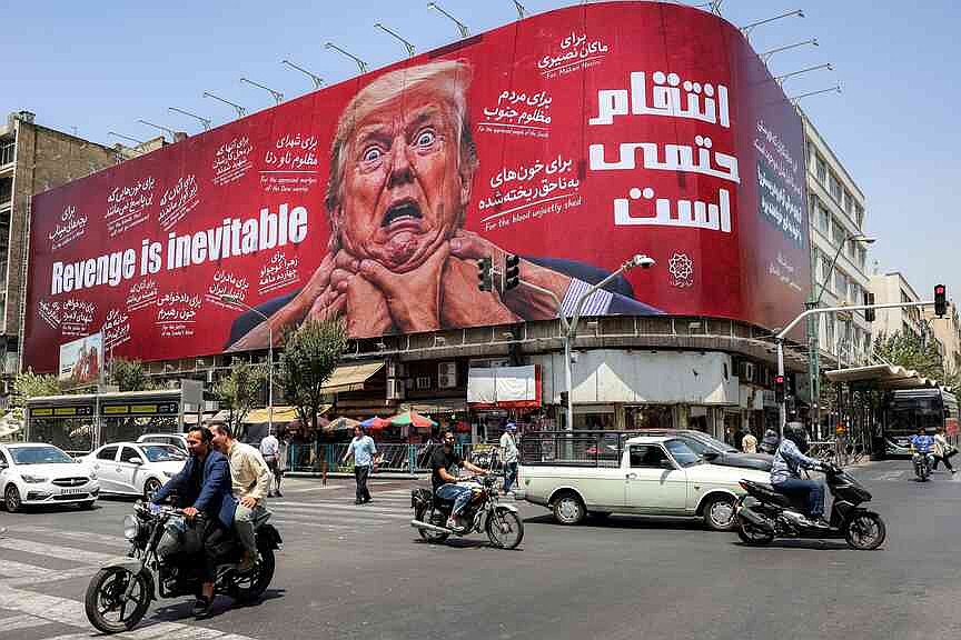 Iran-backed Houthis clash with Yemeni forces and other Mideast developments — editorial image
