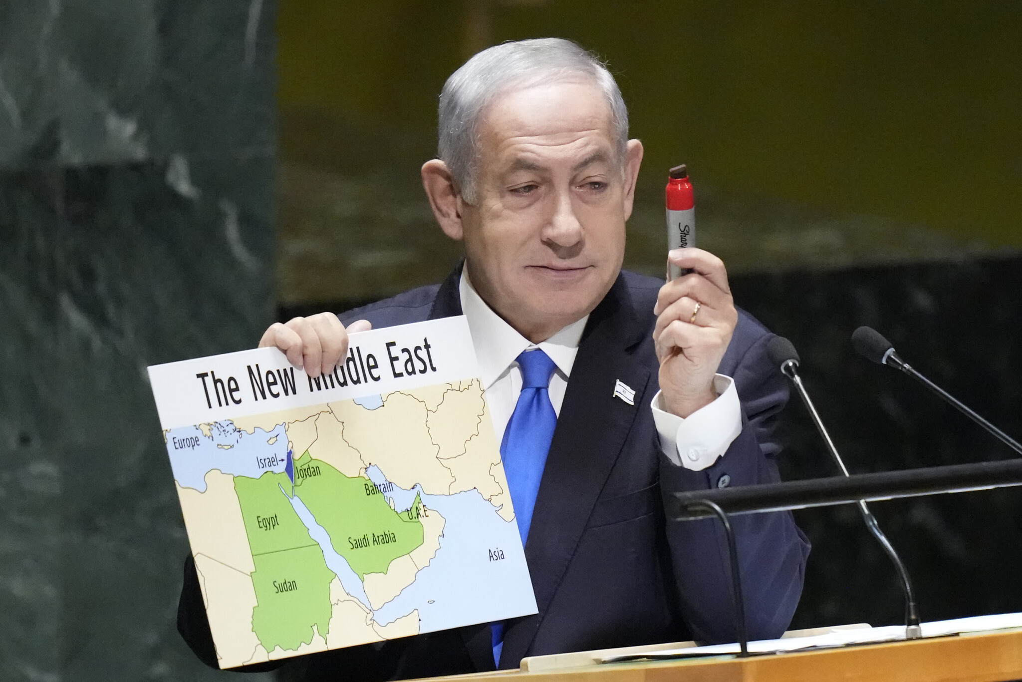 Israel is building a miles-long earthen barrier inside Gaza, entrenching its division — editorial image