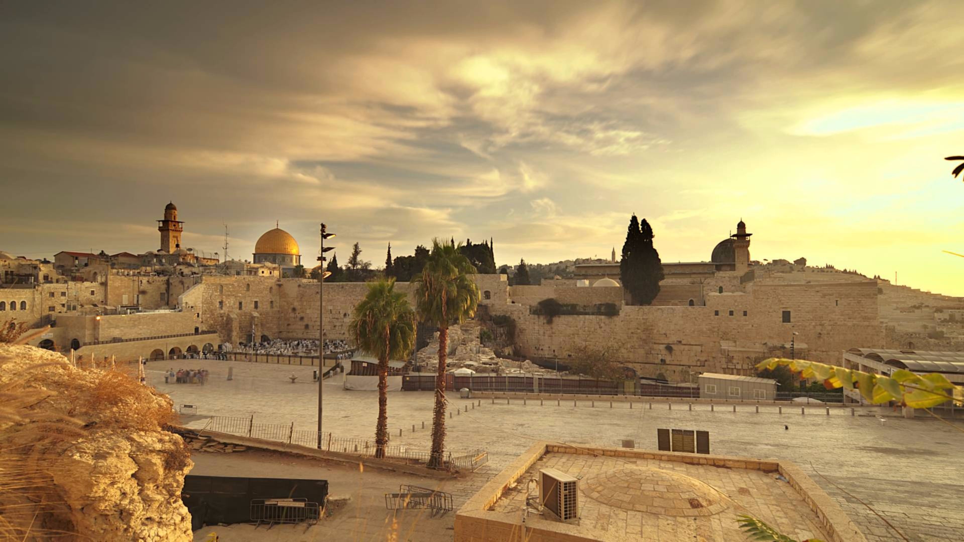 Israel rejects Trump's Gaza plan, more details emerge on the Strait of Hormuz and other Mideast news — editorial image