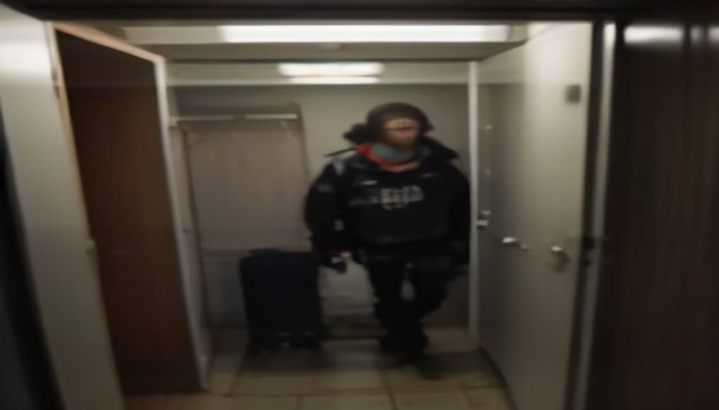 Teen suspect in Virginia campus shooting found hiding in closet — editorial image