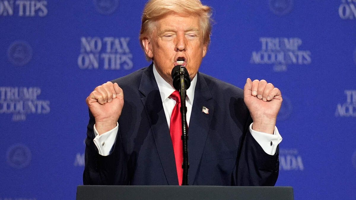 Trump's dramatic plane swap hints at personal stakes of Iran war — editorial image